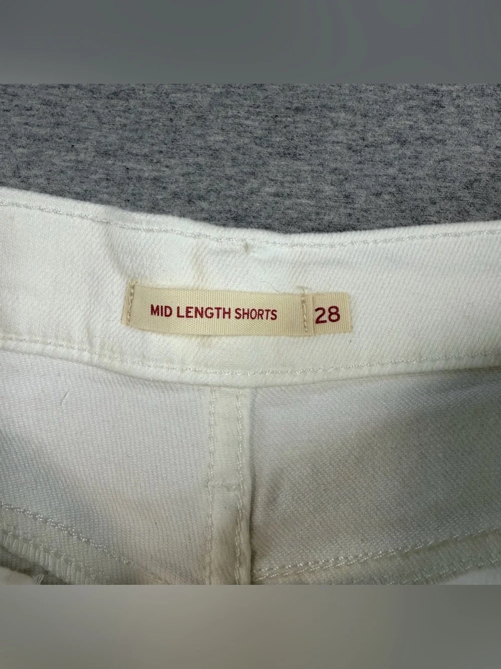 Levi’s Mid Length Denim Shorts Womens 28 White  Cuffed Stretch Jean Shorts